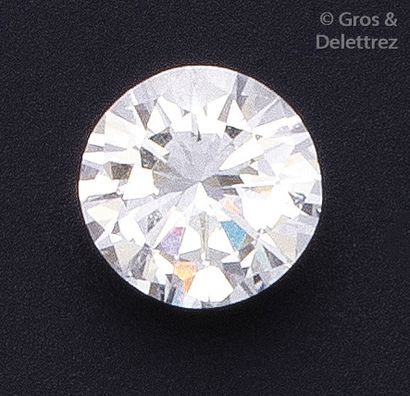 Diamant taillé en brillant. 	 
Poids?: 2,23 carats....