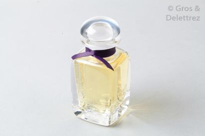 HERMÈS Parfums - Edition limitée 1999 *Flacon «Eau d’Hermès» (120ml). Boîte d’or...