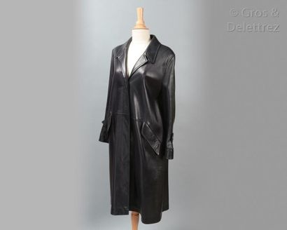 HERMÈS Paris made in Belgium *Manteau en cuir agneau Nappa noir, col châle cranté,...