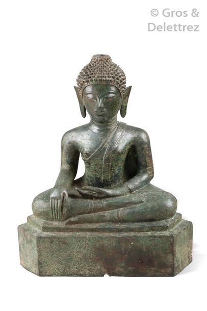 null Nord Thaïlande / Laos, XVIIIe siècle

Sujet en bronze de patine verte, représentant...