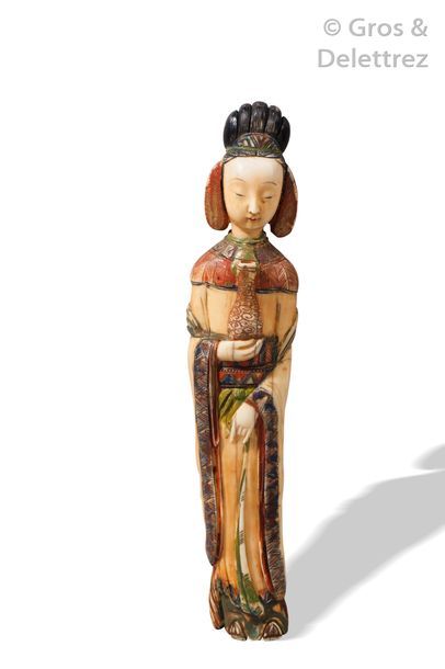 null Japon, vers 1920-1930

Sujet en ivoire polychrome, représentant une déesse du...