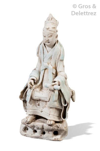 null Chine, Style Yuan, fin de la période Qing

Statuette en biscuit et émail céladon,...