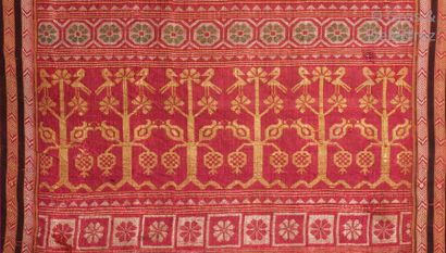 null Un panneau (simple) de tissage de soie d’un atelier marocain d’origine Andalou-Maghrébine,...