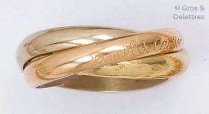 CARTIER «Trinity» - Bague trois anneaux en or de trois couleurs.
Signée Cartier.
Tour...