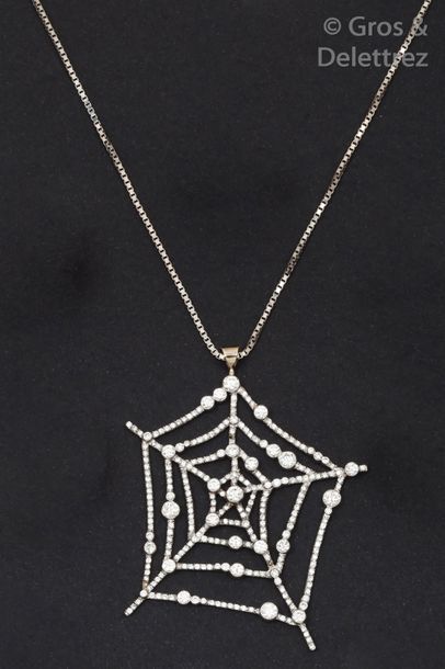 BULGARI Chaîne en or gris et pendentif «Toile d'araignée» en or gris orné de diamants...