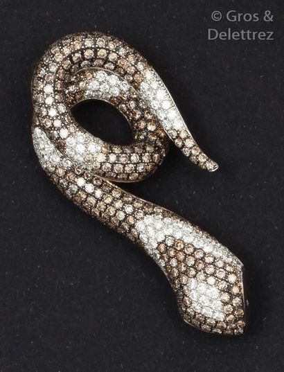 null Pendentif «Serpent» en or gris orné d'un pavage de diamants blancs et diamants...