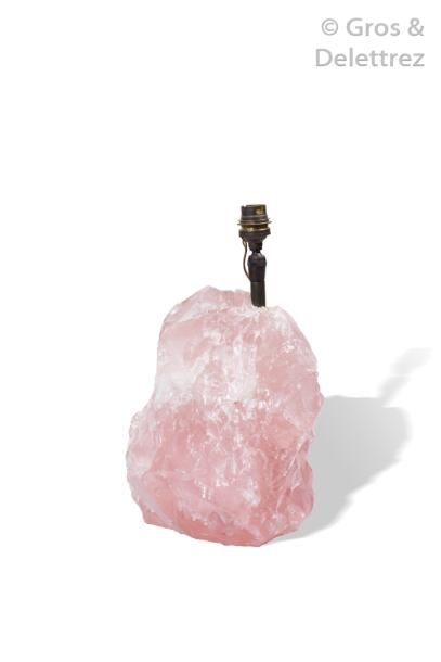 null JEAN-MICHEL FRANK, dans le goût de Lampe composée d’un bloc de quartz rosé....