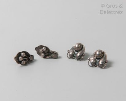 GEORG JENSEN Lot de deux paires de clips d'oreille en argent 925 millièmes à motif...