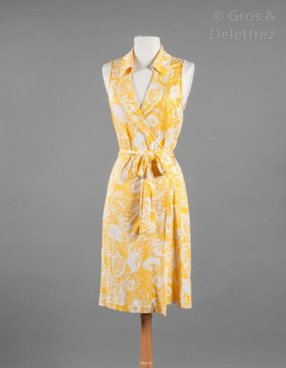 Diane von FURSTENBERG Lot de deux robes en jersey de soie imprimé de motif floral,...