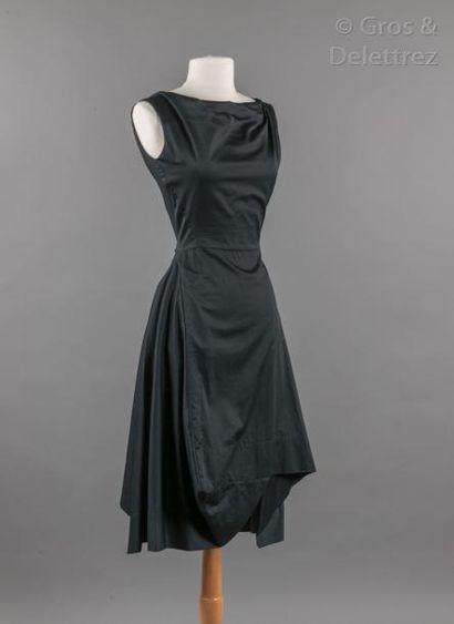 Vivienne WESTWOOD Anglomania Collection Automne/Hiver 2014 Petite robe noire sans...