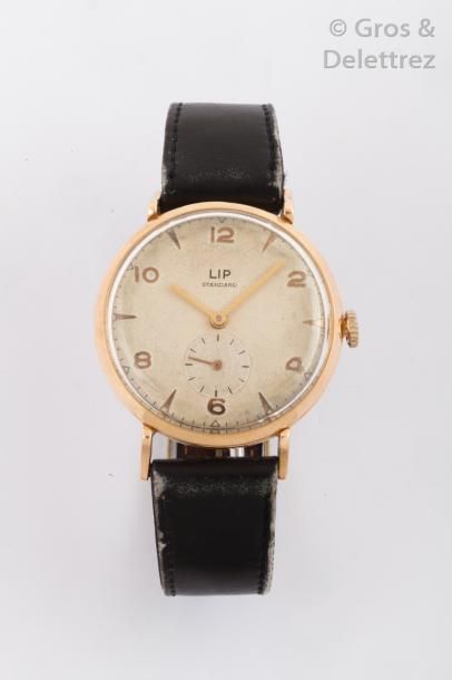 null LIP - Standard circa 1950 Montre bracelet en or rose 18K, cornes travaillées....