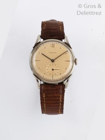 null ZENITH - vers 1950 Montre bracelet en acier. Cadran crème, index appliqués,...