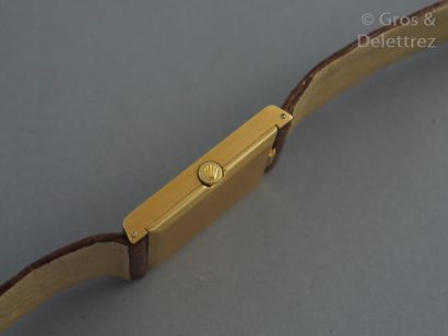 null ROLEX - Cellini ref : 4027 vers 1973 Montre bracelet avec boîtier de forme en...