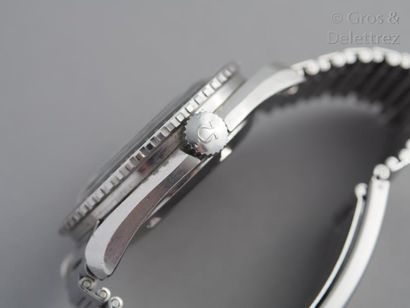 null OMEGA - Seamaster 300. ref : ST 165.024. Vers 1966 Bracelet-montre de plongé,...