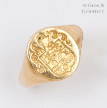 null Bague chevalière en or jaune gravée d’armoiries. Tour de doigt?: 54. P. 7,9...