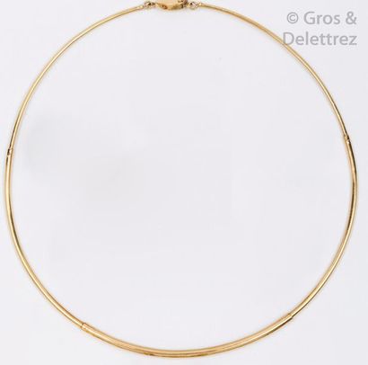 null Collier torque en or jaune. P. 12g.