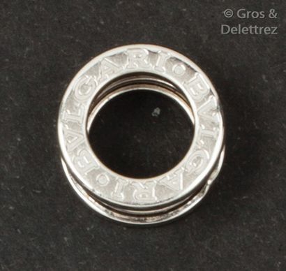 null «BO1» - Pendentif en or gris. Signé Bulgari. P. 6,1g.