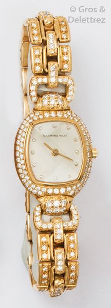 null «Audemarine» - Bracelet-montre de dame en or jaune entièrement serti de diamants...