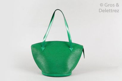 LOUIS VUITTON Sac «?Saint Jacques GM?» 26cm en cuir épi vert Bornéo, fermeture éclair,...