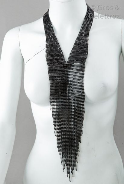 Françoise MONTAGUE Sautoir cravate cotte de maille en métal vernissé noir serti de...