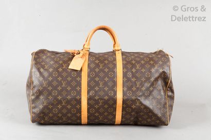 LOUIS VUITTON Sac «?Keepall?» 60cm en toile Monogram et cuir naturel, fermeture éclair...