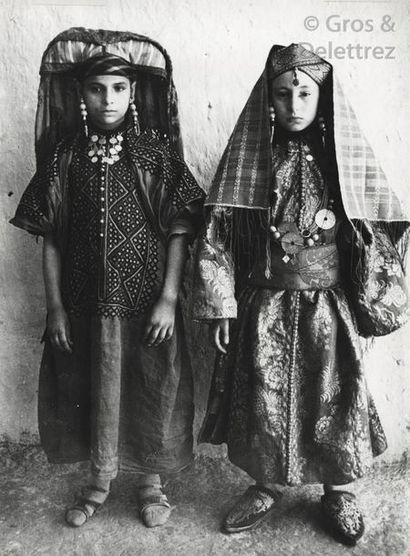 null Jean Besancenot (1902-1992) Maroc, 1934-1947. Drapés et costumes. Dans la vallée...
