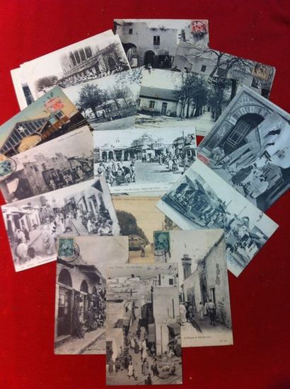 null [Cartes Postales] Ensemble de 30 cartes postales anciennes sur Tunis et ses...