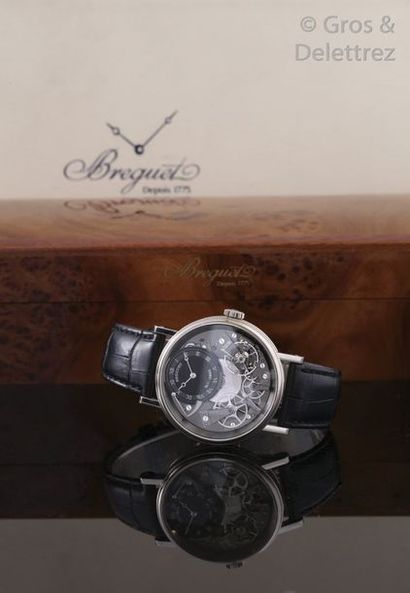 BREGUET TRADITION Ref 7057 n°36XX vers 2010 Belle montre bracelet en or gris 18K....