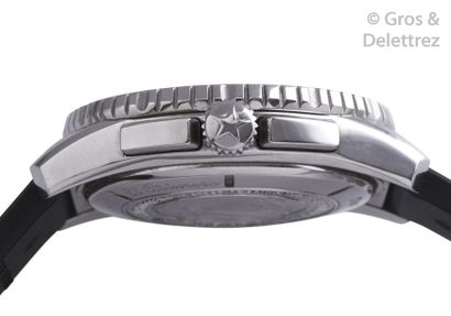 ZENITH STRATOS ref 03,2066,405 vers 2014 Grand chronographe bracelet en acier. Boîtier...