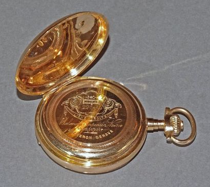 VACHERON GENEVE Montre demi-savonnette en or jaune (750/1000), la lunette à chiffres...