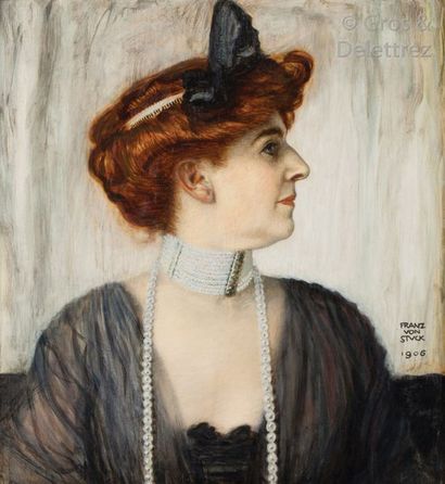Franz Von Stuck (1863-1928) Portrait d’Augusta de Osa (1855-1944).	

Huile sur panneau.	

Signée...