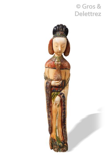 null Japon, vers 1920-1930 Sujet en ivoire polychrome, représentant une déesse du...