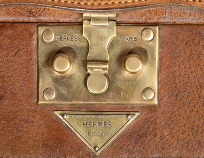 null HERMES Paris 24 Fbg St Honoré circa 1930

*Rare valise à chaussures "Bradka"...