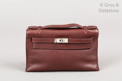 null HERMES Paris made in France année 2006

*Pochette "Kelly II" 22cm en veau Evergrain...