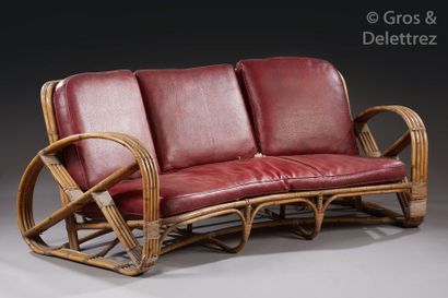 Paul Frankl (1886-1958).	 Ensemble de salon comprenant un canapé et une paire de...