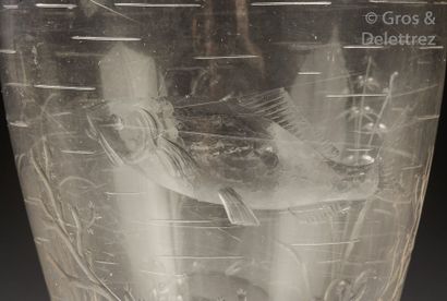 Gebrüder Feix (XIX-XXe) Vase balustre en verre translucide soufflé à décor émaillé...