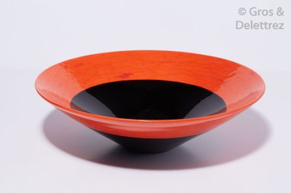 CARLO SCARPA (1906-1978) « Laccato nero e rosso « 	

Rarissime coupe bicolore de...