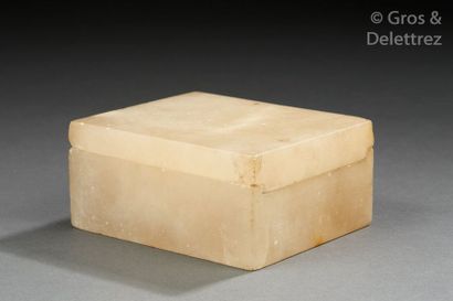 CASA COMTÉ	 Boite en albâtre	

Vers 1940-1950	

H?: 5,5 / L?: 12 cm