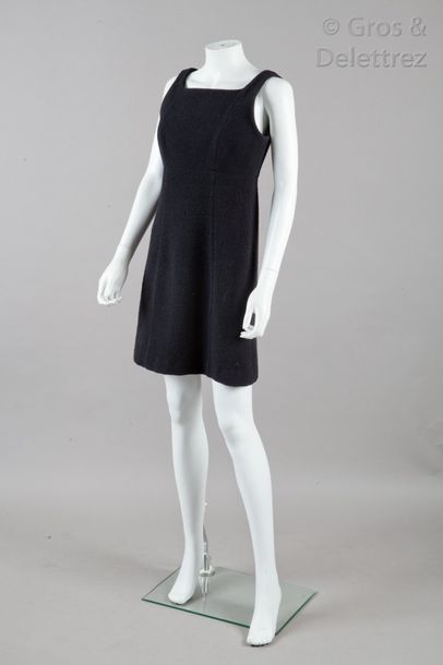 MUGLER Collection Automne/Hiver 2000 Petite robe noire en laine bouillie sans manche,...