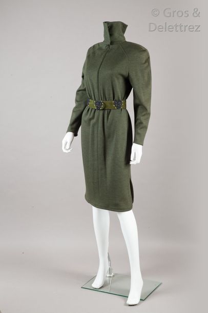 VALENTINO Boutique Robe en jersey de laine chiné vert, col roulé à boutonnage agrafe,...