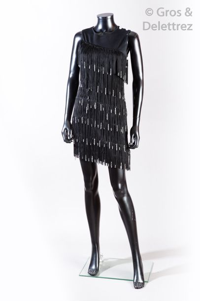 ANONYME Petite robe noire en maille entièrement recouverte de franges en application,...