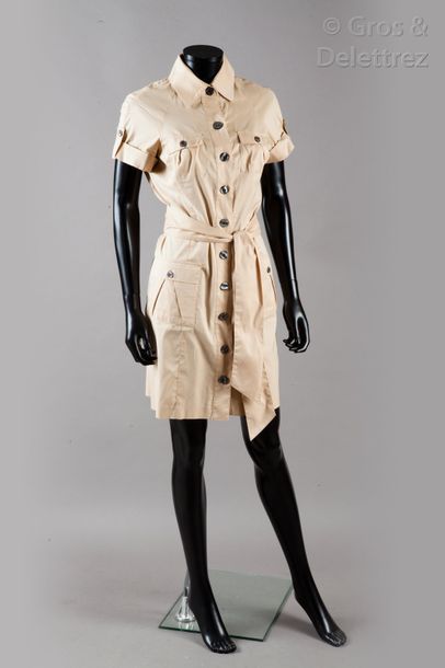 Diane von FURSTENBERG Lot composé de trois robes en popeline de coton d’inspiration...