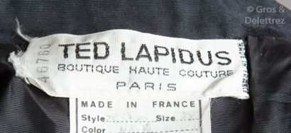 Ted LAPIDUS Boutique Haute Couture n°46760 Ensemble moiré noir composé d’une veste...