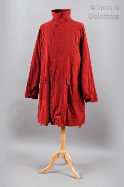 ARNYS Parka en belzeta rouge, petit col sur patte, simple boutonnage en sous patte,...