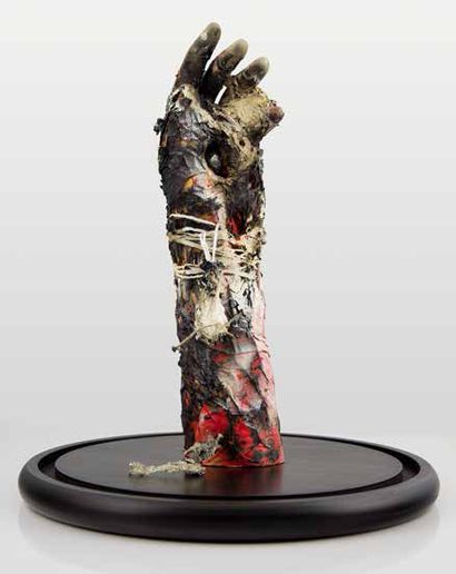 LAUDAC Art brut sculpture main sous cloche
Dimensions en cm: 50 x 30