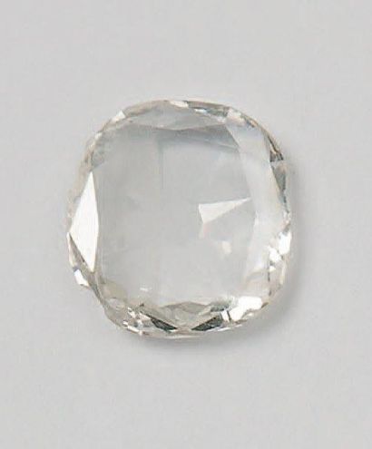 Diamant taillé en coussin poids: 4,73 cts...