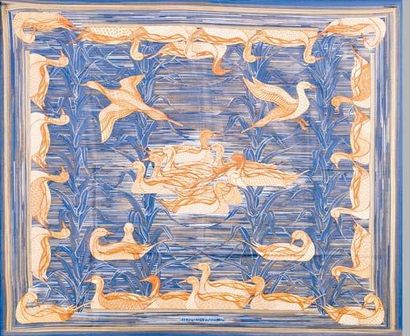 HERMES Paris Carré en soie imprimée à décors de canards. Très bon état