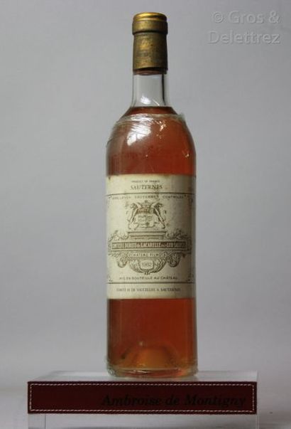 null 1 bouteille CHÂTEAU FILHOT - 2é CC Sauternes 1982 Etiquette légèrement tachée,...