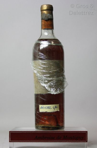 null 1 bouteille CHÂTEAU RIEUSSEC - 1er GCC Sauternes 1947 Etiquette tachée, niveau...