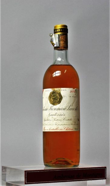 null 1 bouteilleCHÂTEAU ROUMIEU LACOSTE - Sauternes 1975 

Etiquette tachée, niveau...